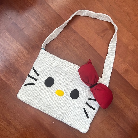 Handbags - Hello Kitty Knit Bag